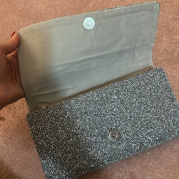 Clutch - Picture 3 of 7